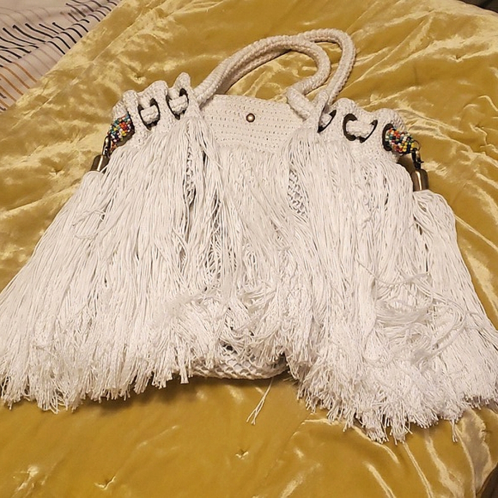 Elliott Mann unique fringe bag in white